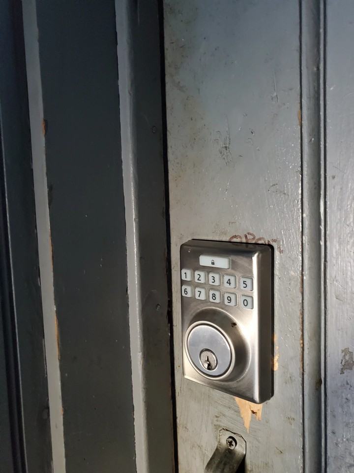 1440 W Winnemac Ave #2 - Photo 4 of 10