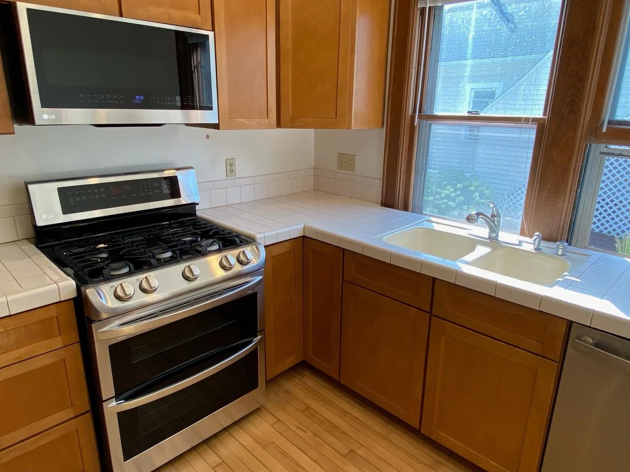 N54W6025 #6027 - Photo 2 of 20