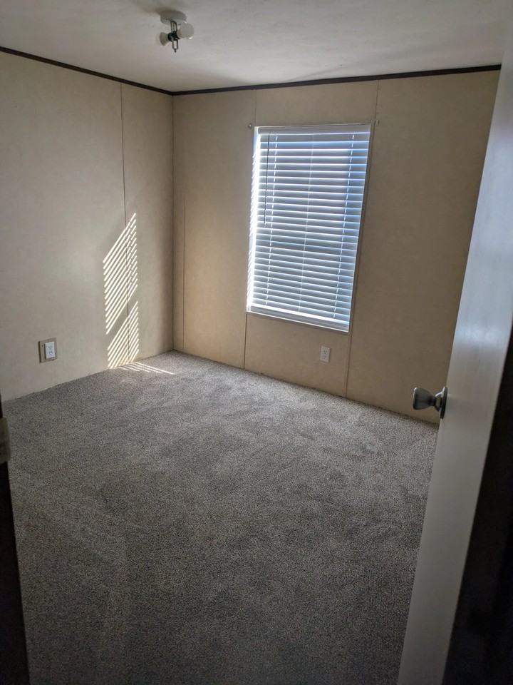 203 E Lincoln St #LOT2 - Photo 7 of 13