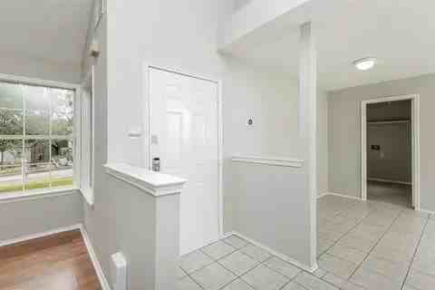 10020 Lone Eagle Dr - Photo 2 of 16