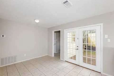 10020 Lone Eagle Dr - Photo 5 of 16