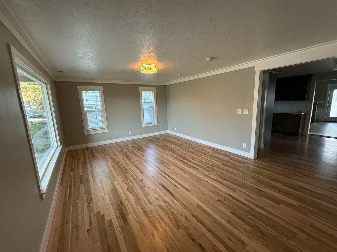 460 E St #UP - Photo 2 of 16