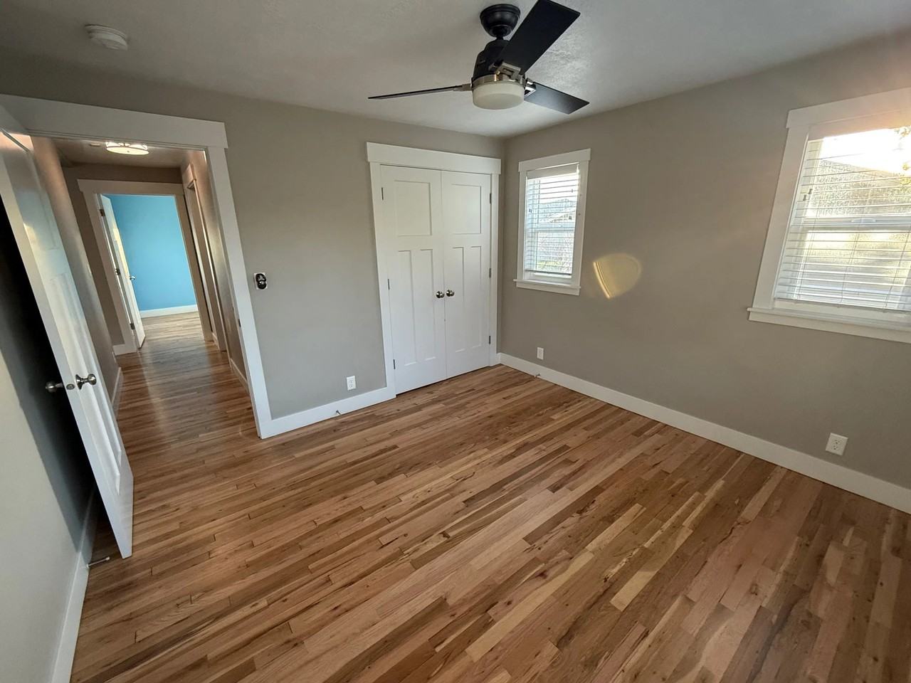 460 E St #UP - Photo 4 of 16