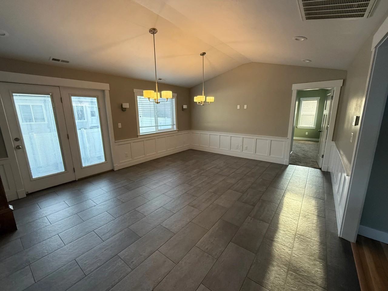 460 E St #UP - Photo 7 of 16