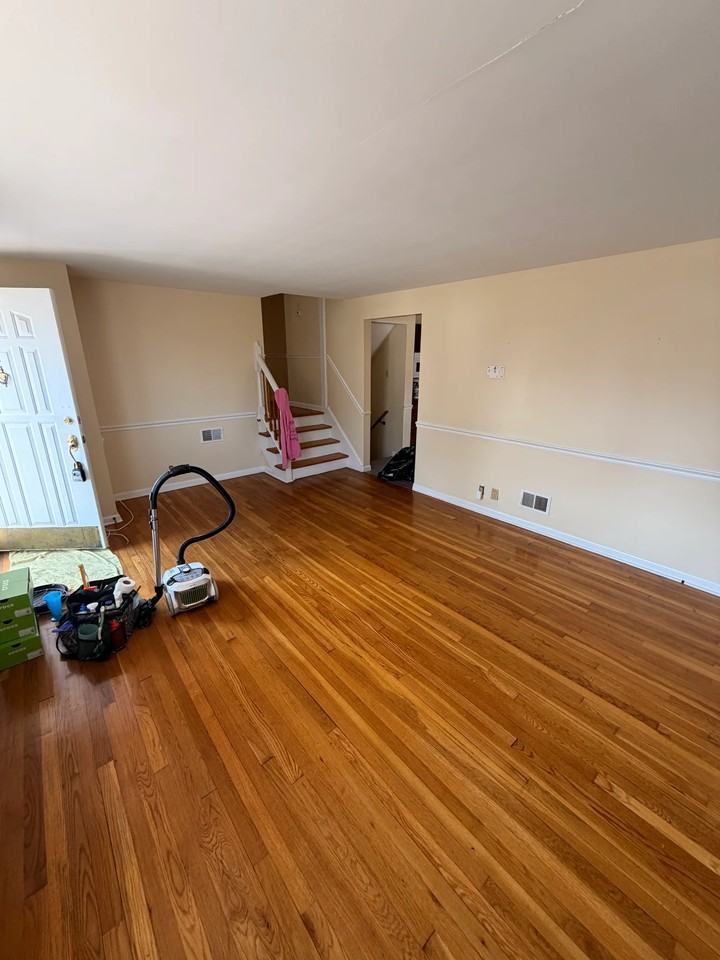 202 Fleetwood Dr - Photo 3 of 20