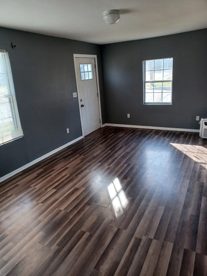 4056 Powell St - Photo 2 of 7