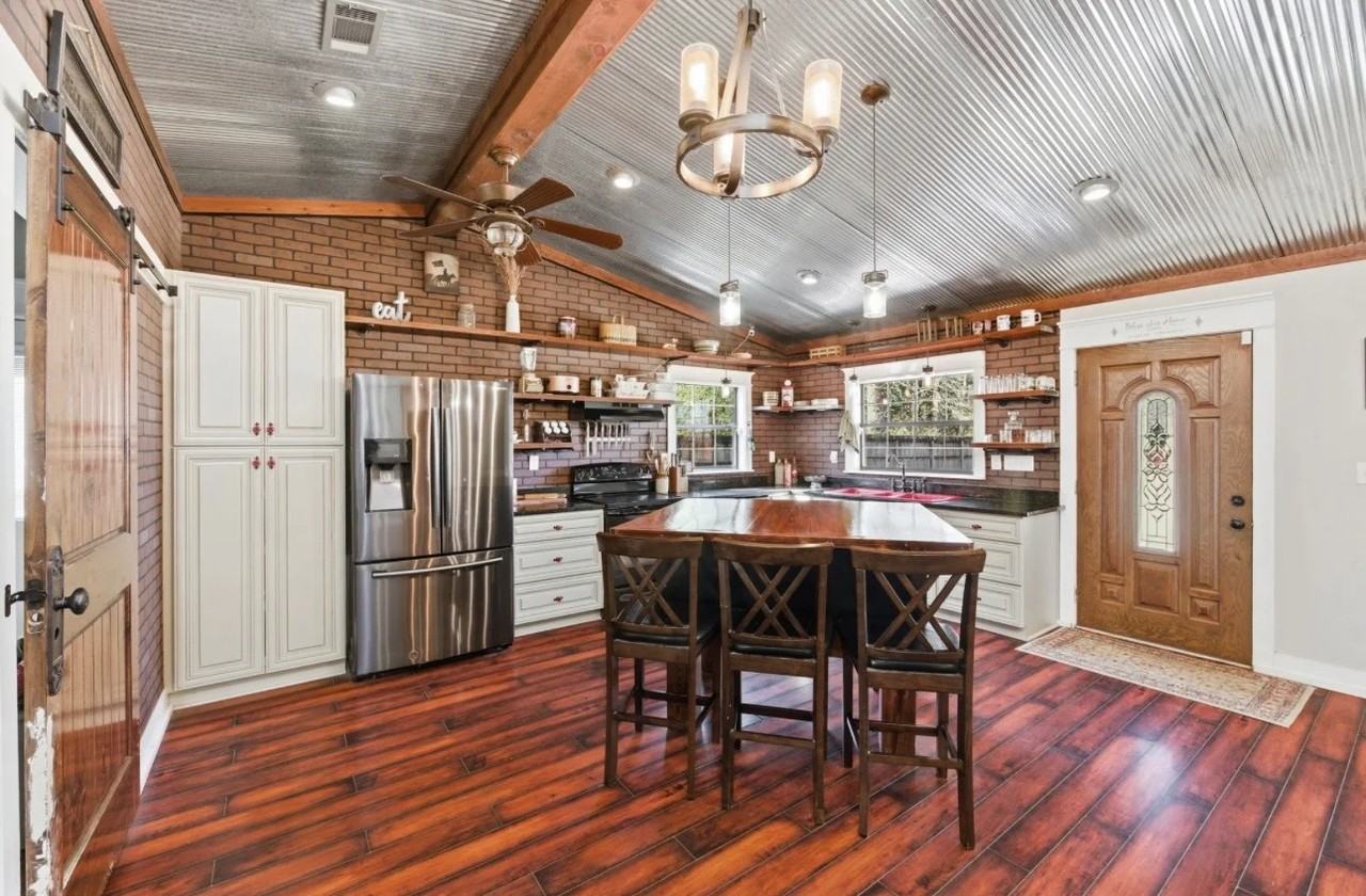 610 Jones Rd - Photo 4 of 16