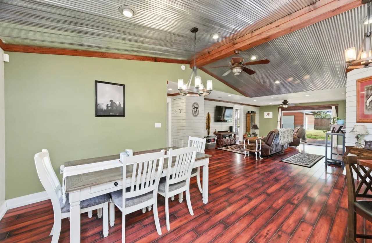 610 Jones Rd - Photo 5 of 16