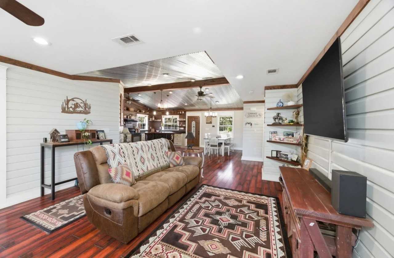 610 Jones Rd - Photo 6 of 16