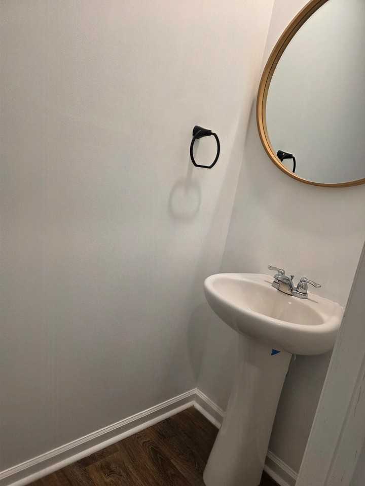 104 Decker Dr - Photo 7 of 10