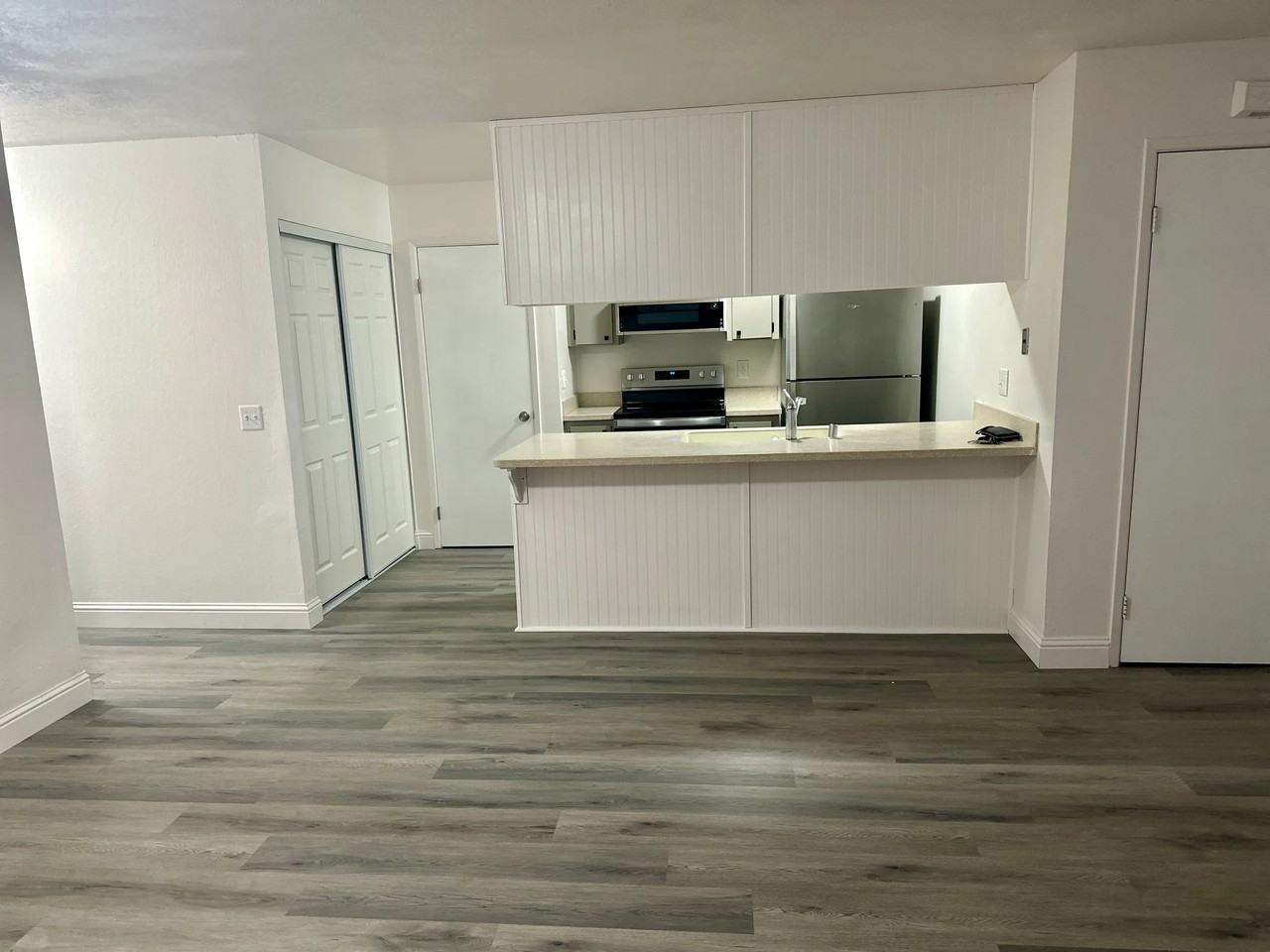 1906 San Jose Dr - Photo 3 of 13