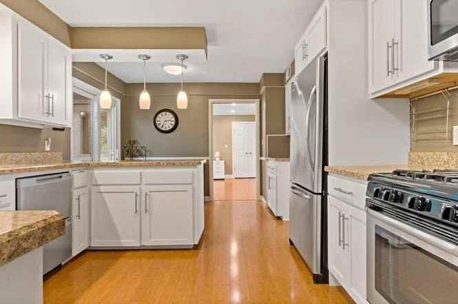 645 Florence St - Photo 5 of 20