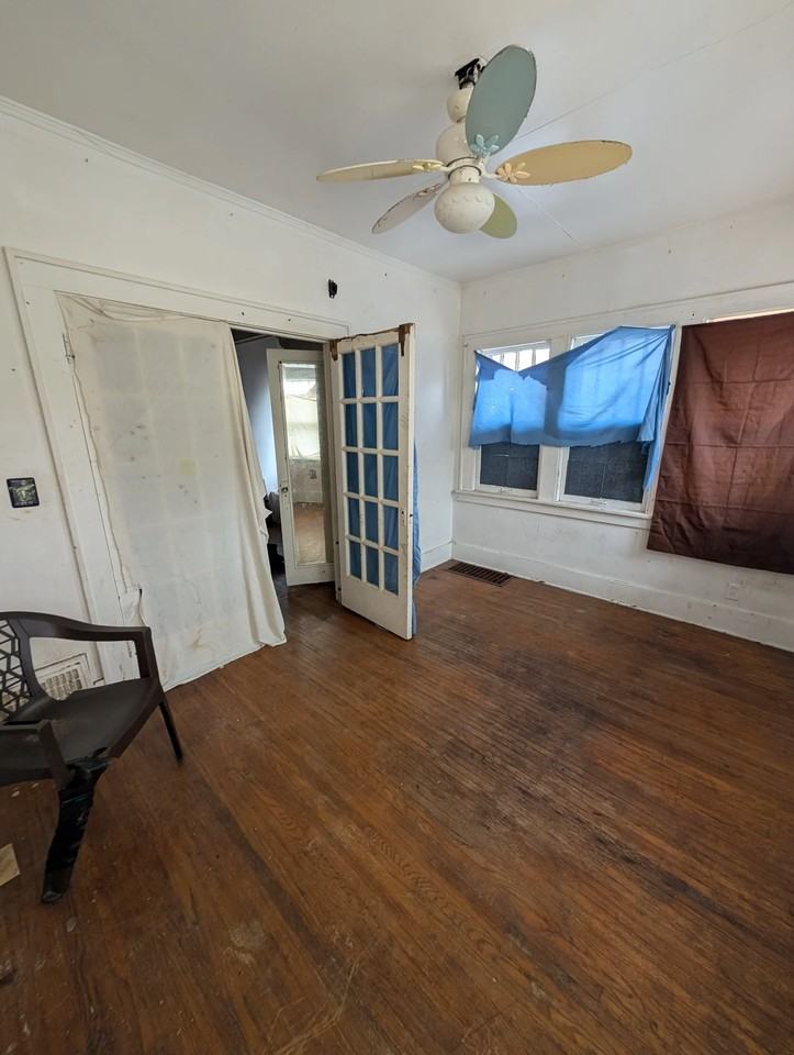 107 E Archer Ave - Photo 4 of 15