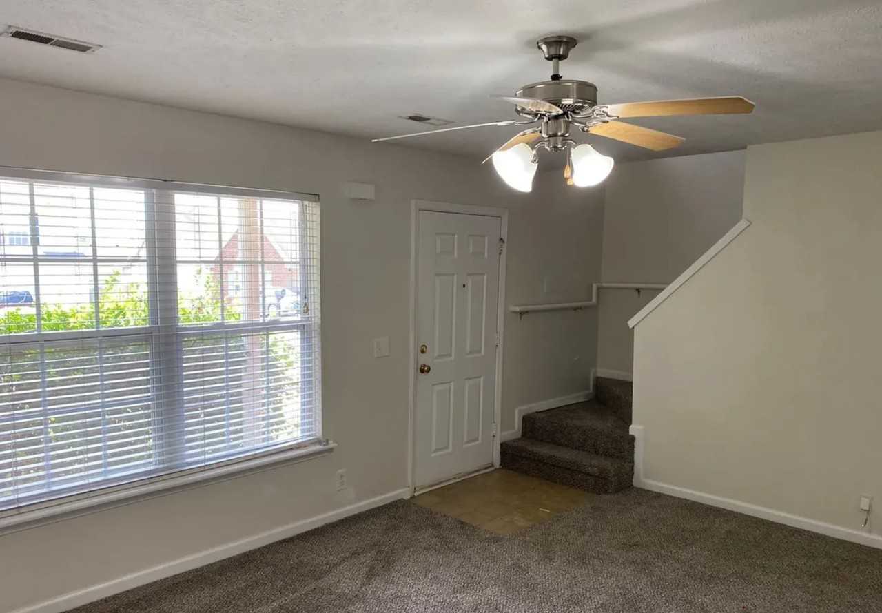 1240 Shannon Ln - Photo 2 of 19