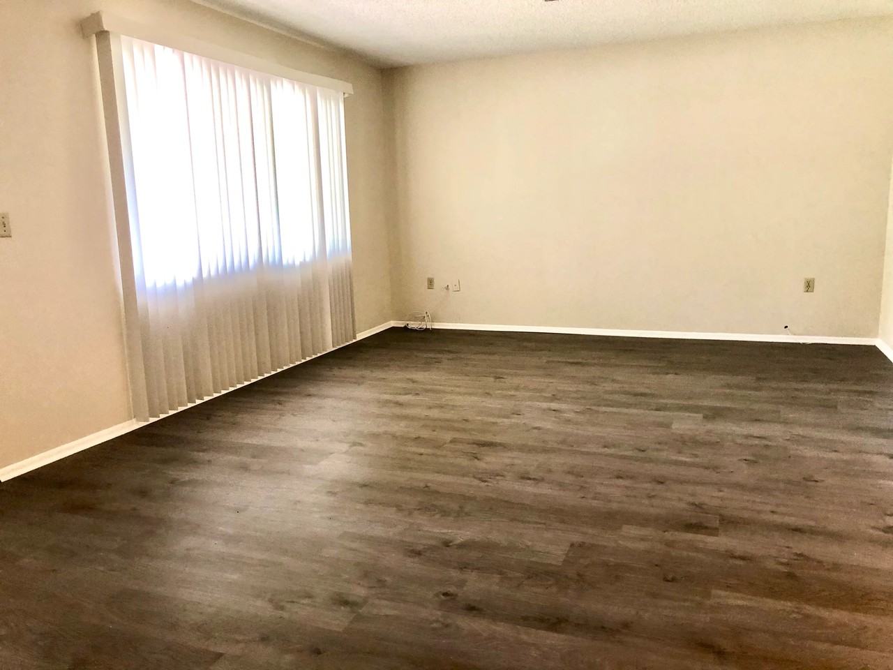 1904 38th St W - Photo 3 of 12