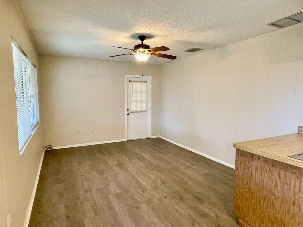 1904 38th St W - Photo 5 of 12