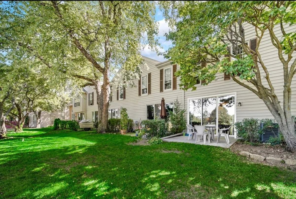 1406 Golfview Dr - Photo 3 of 15