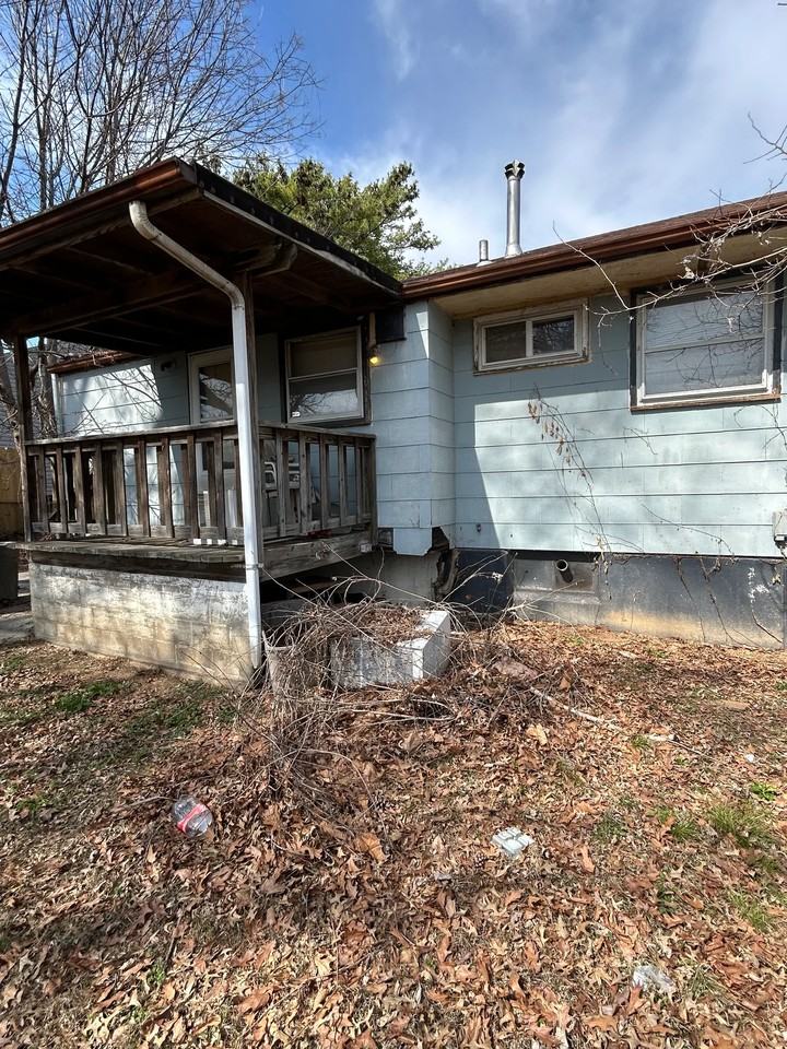 436 Macdougall Dr - Photo 3 of 19