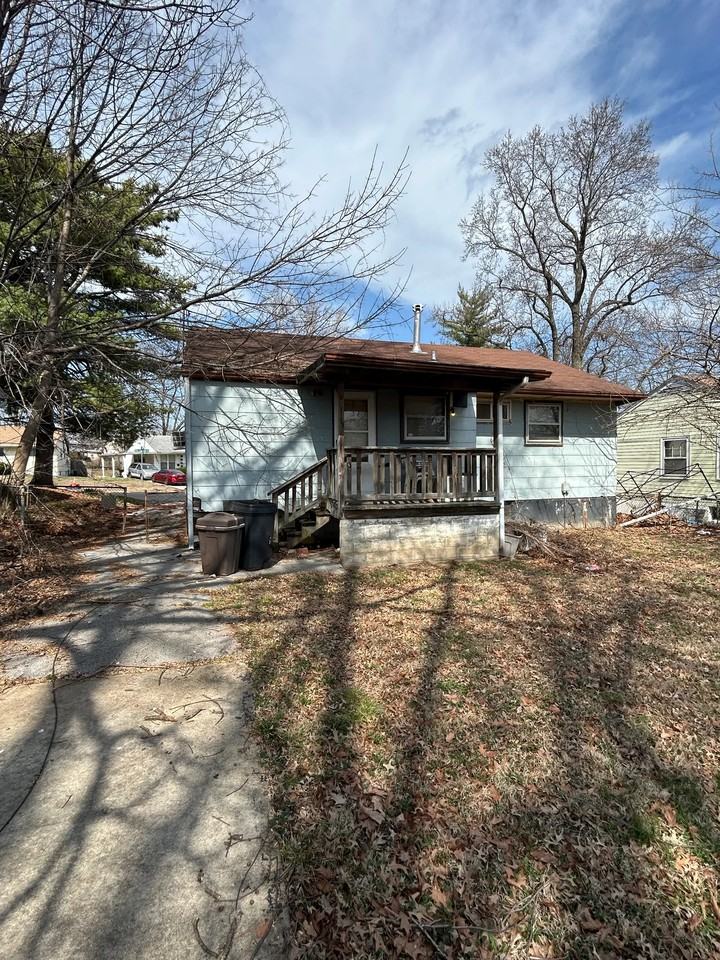 436 Macdougall Dr - Photo 4 of 19