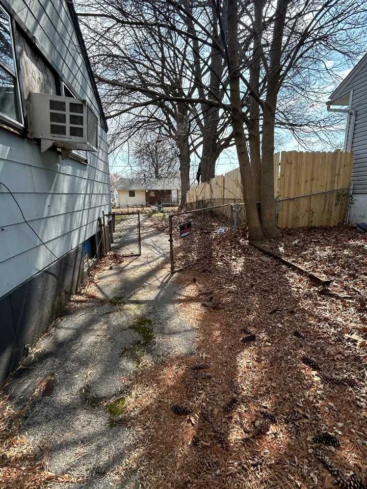 436 Macdougall Dr - Photo 5 of 19