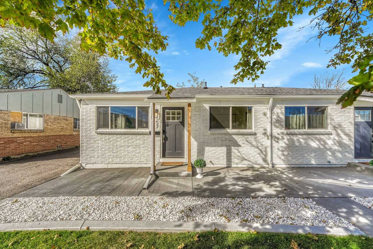 57 Del Mar Cir #57 - Photo 3 of 20