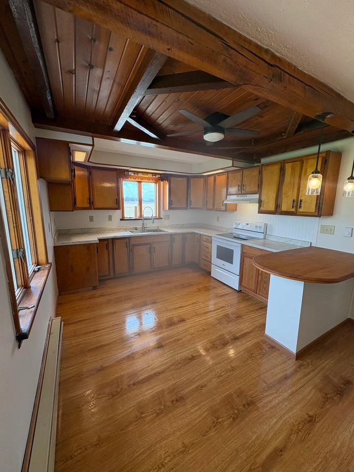 21250 Suber Rd - Photo 5 of 14