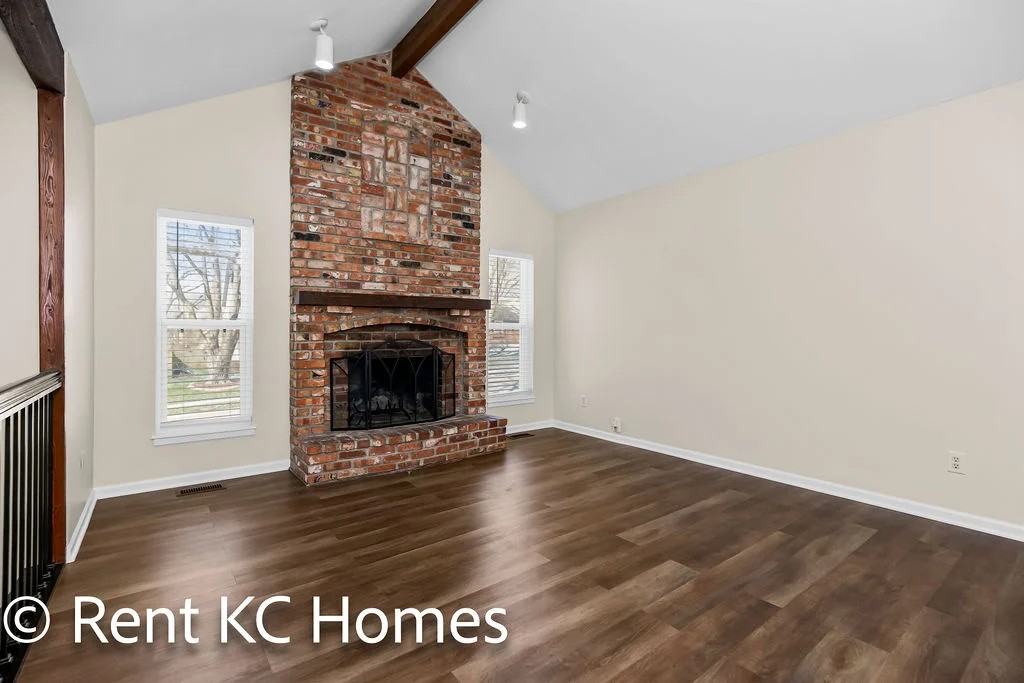 14013 S Tomahawk Dr - Photo 3 of 18