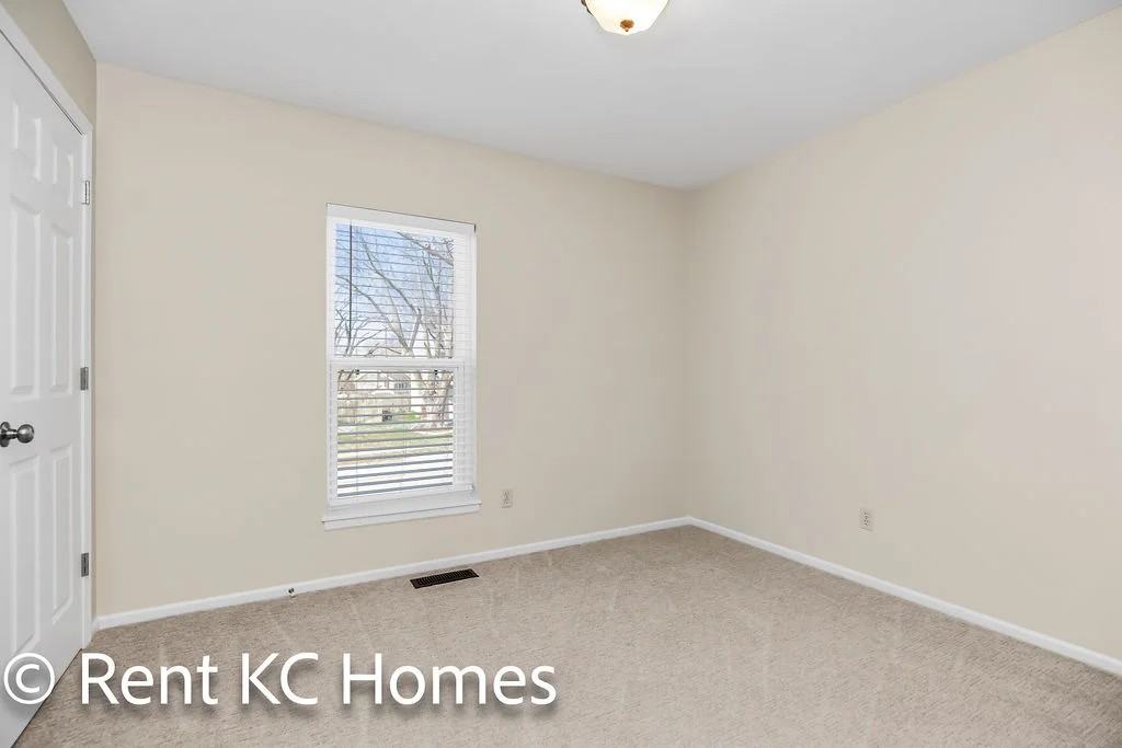 14013 S Tomahawk Dr - Photo 6 of 18