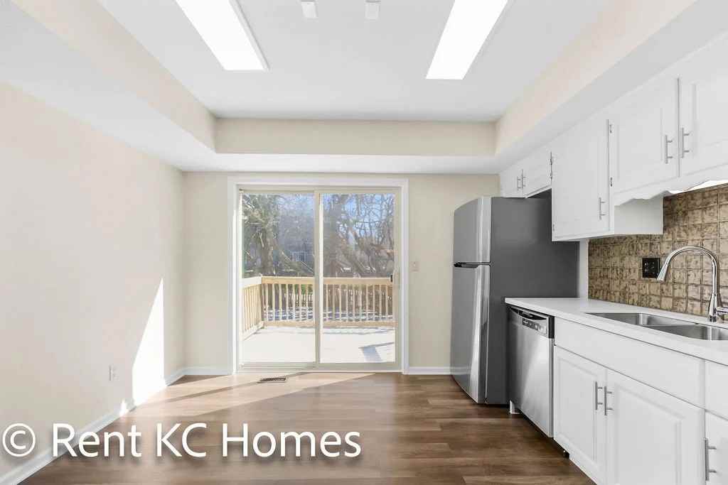 14013 S Tomahawk Dr - Photo 7 of 18