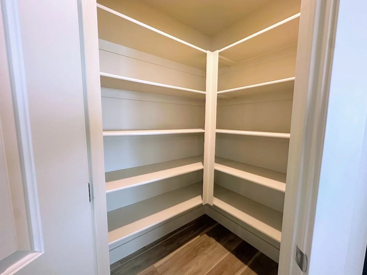 1055 E St - Photo 6 of 41