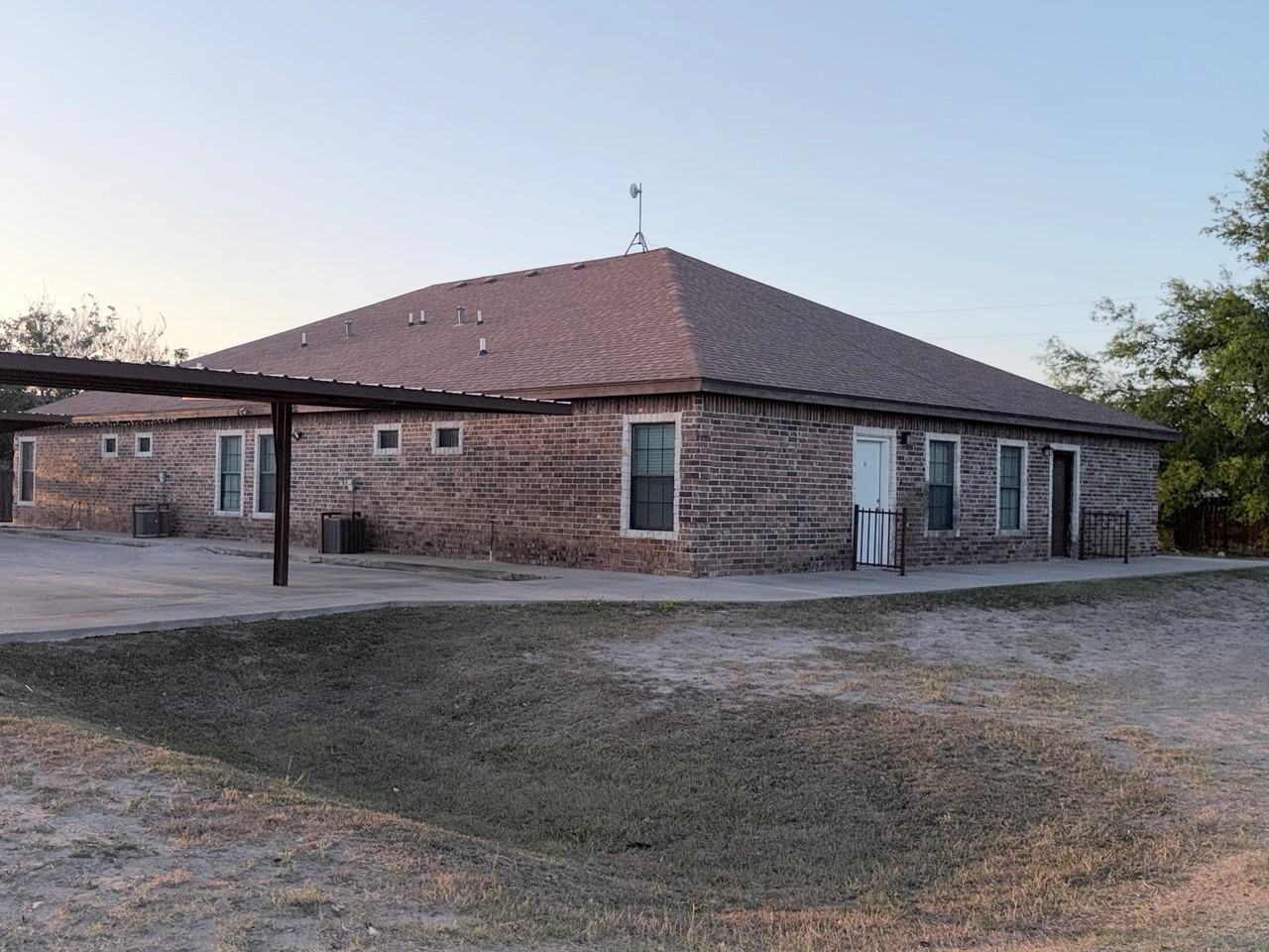 7005 Venus Dr #5 - Photo 3 of 18