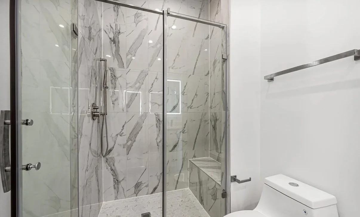 5508 Clay Pl Ne #2 - Photo 4 of 20