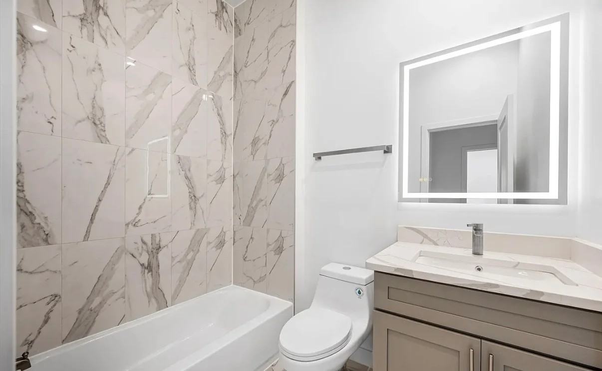 5508 Clay Pl Ne #2 - Photo 6 of 20