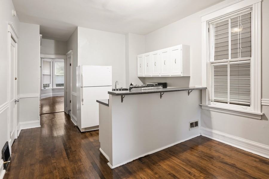 W Nelson St & Ashland Ave ##1F - Photo 2 of 9