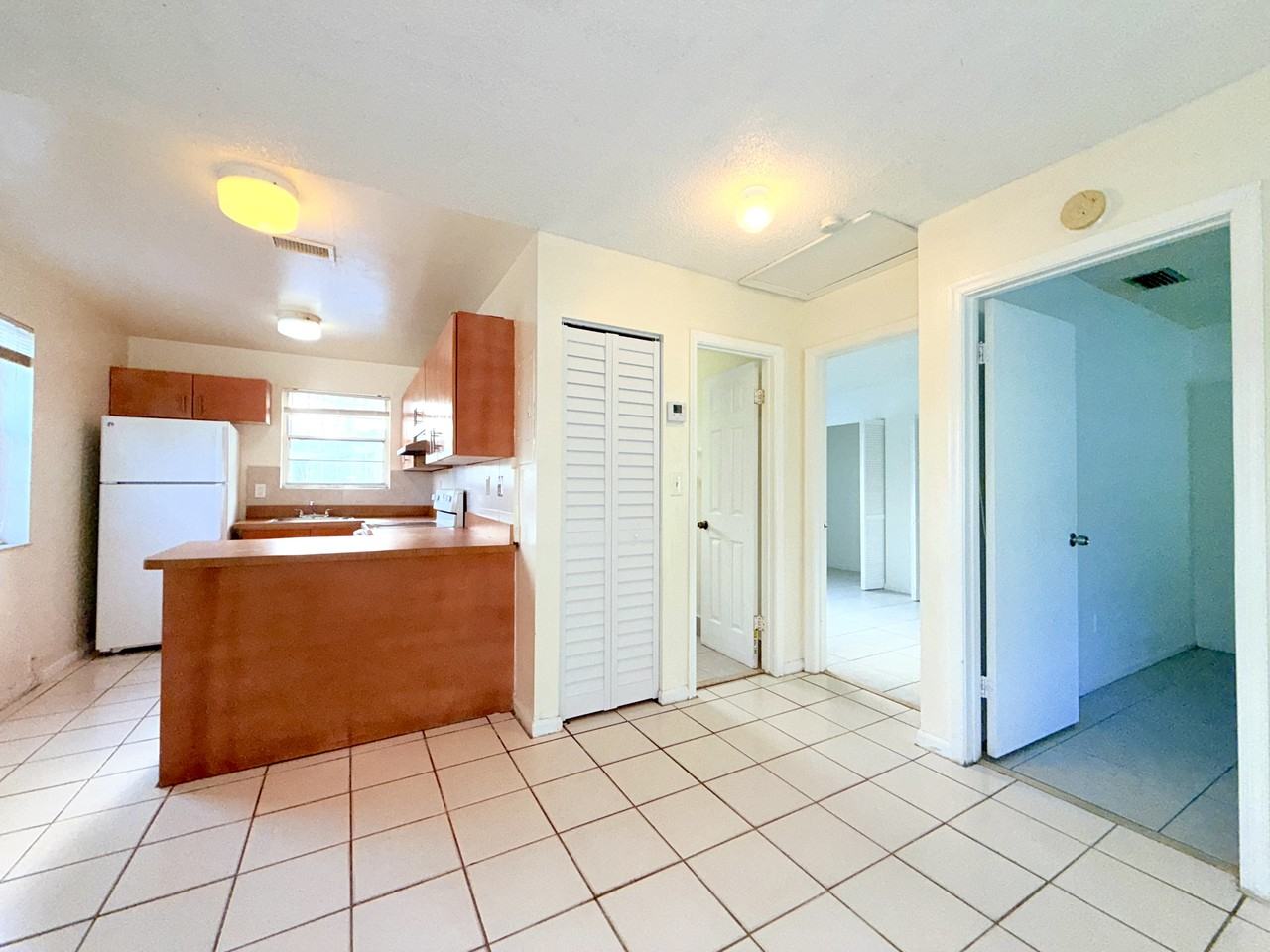 800 Ne 14th St #800 - Photo 4 of 12