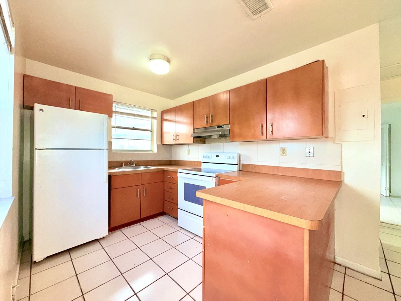 800 Ne 14th St #800 - Photo 5 of 12