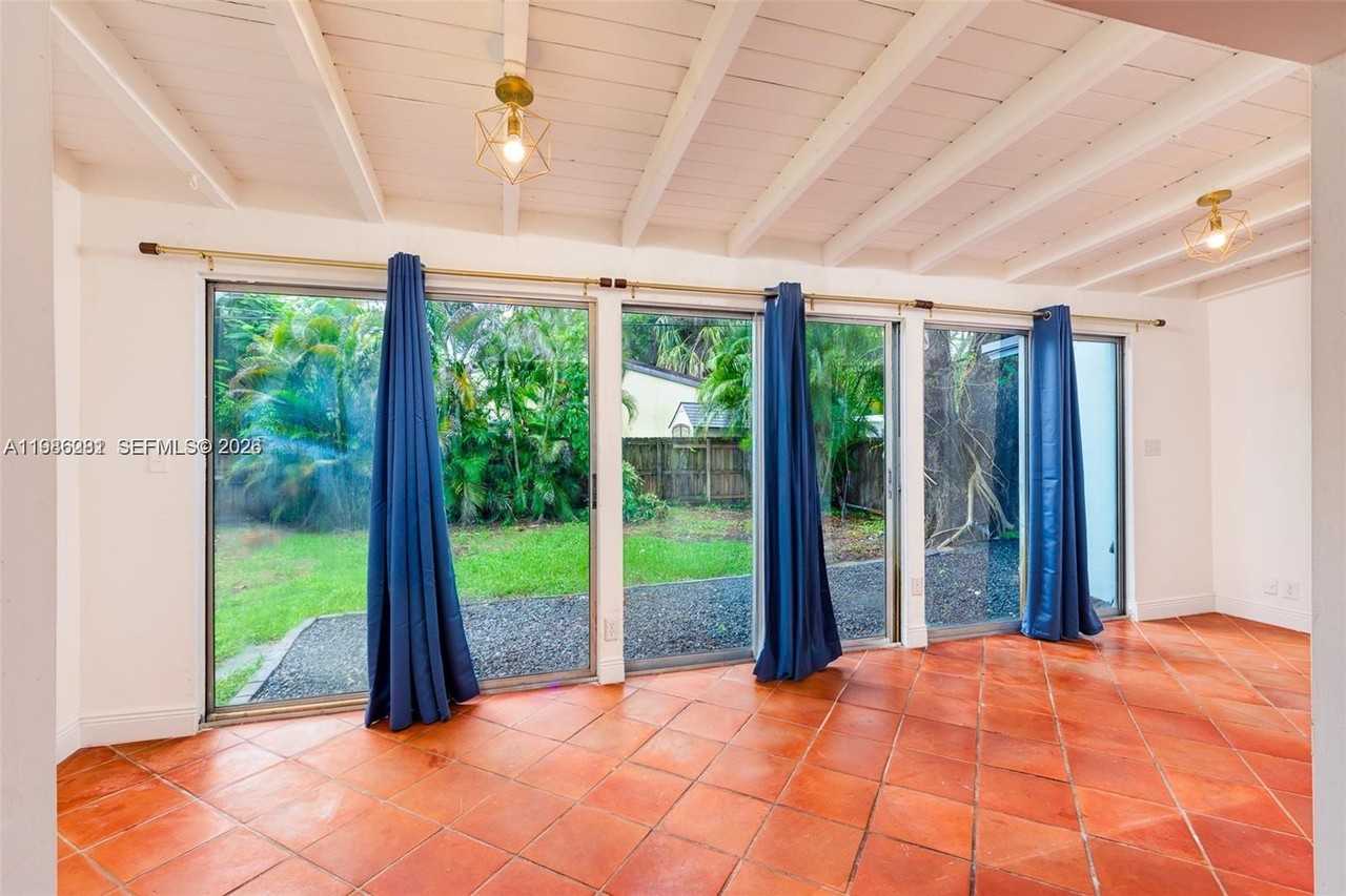 1716 Sw 12th Ct #NA - Photo 5 of 32