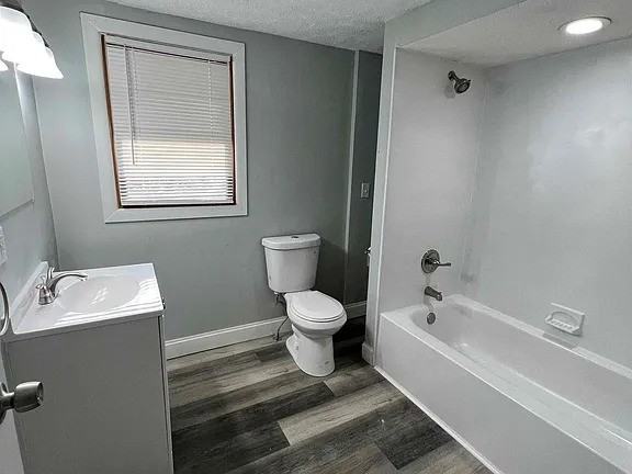 961 Lawton St #NA - Photo 4 of 7