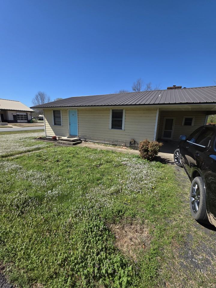 501 Elm Street North - Photo 2 of 5