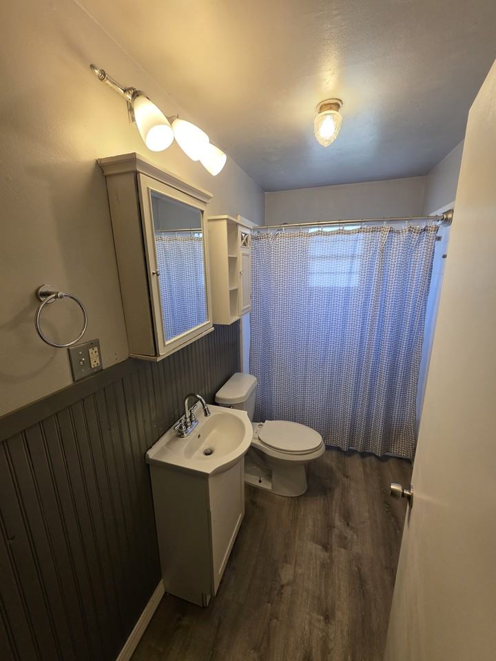 501 Elm Street North - Photo 4 of 5