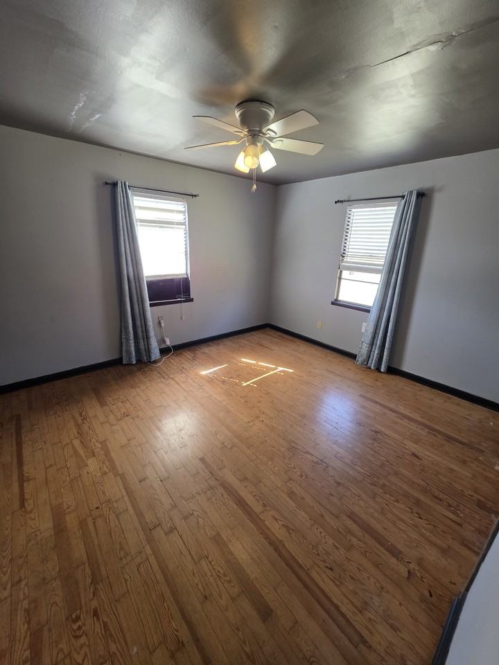 501 Elm Street North - Photo 5 of 5