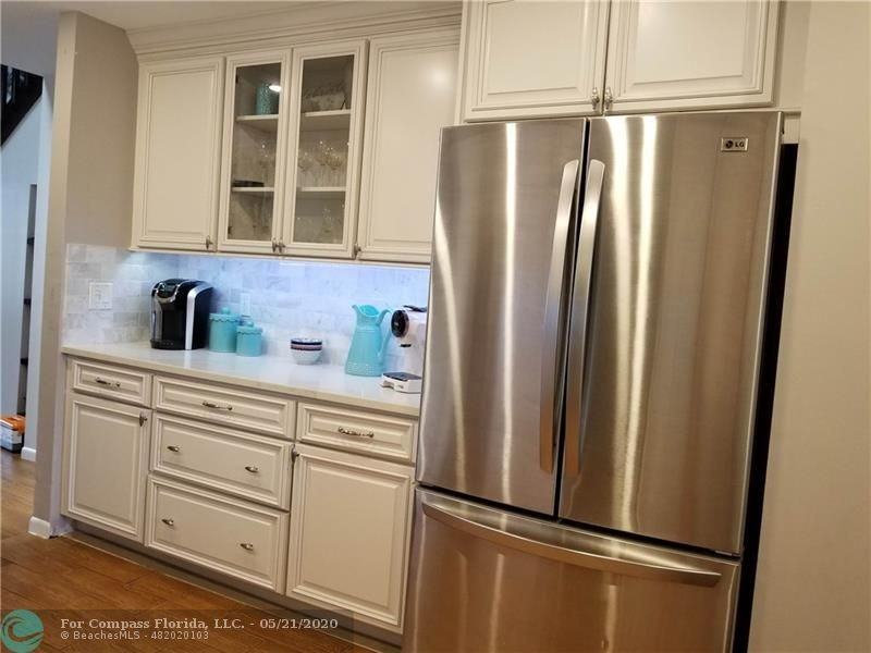 8509 Shadow Ct #8509 - Photo 6 of 26