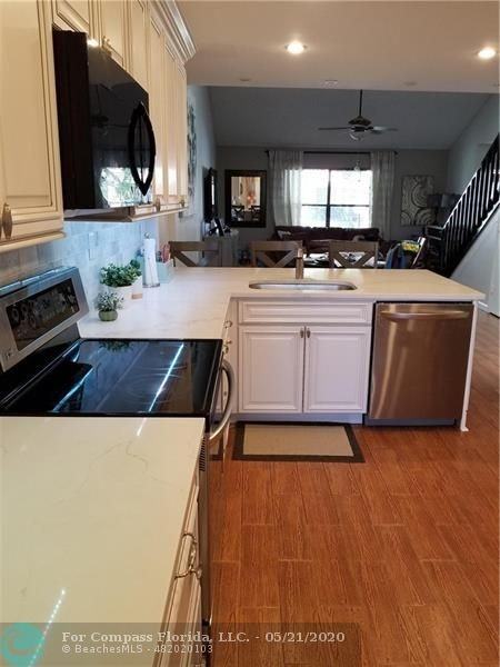 8509 Shadow Ct #8509 - Photo 7 of 26