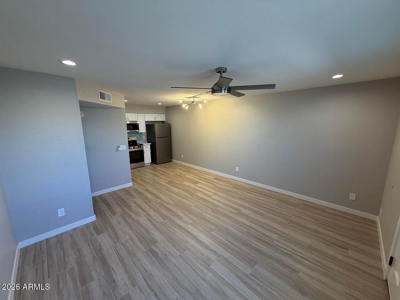 476 E Linda Ave Apt 4 - Photo 3 of 8