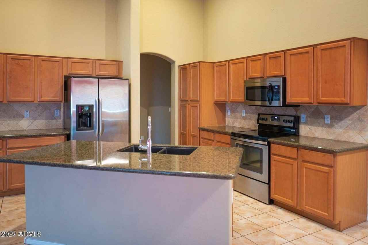 3124 E Sparrow Pl - Photo 3 of 14