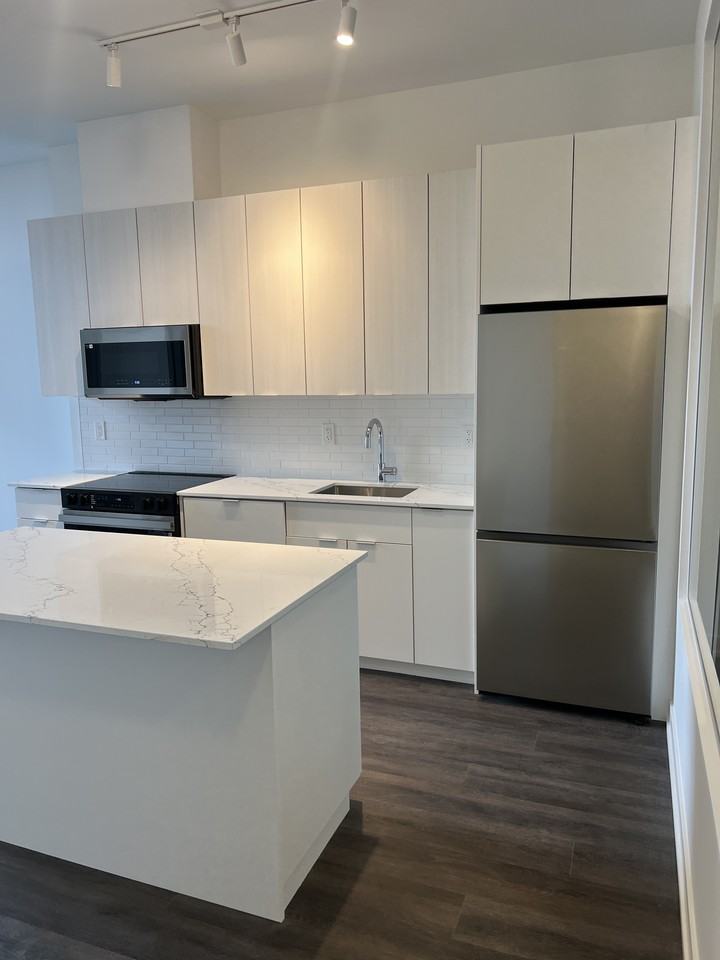 2075 Lakeshore Road #211 - Photo 4 of 10