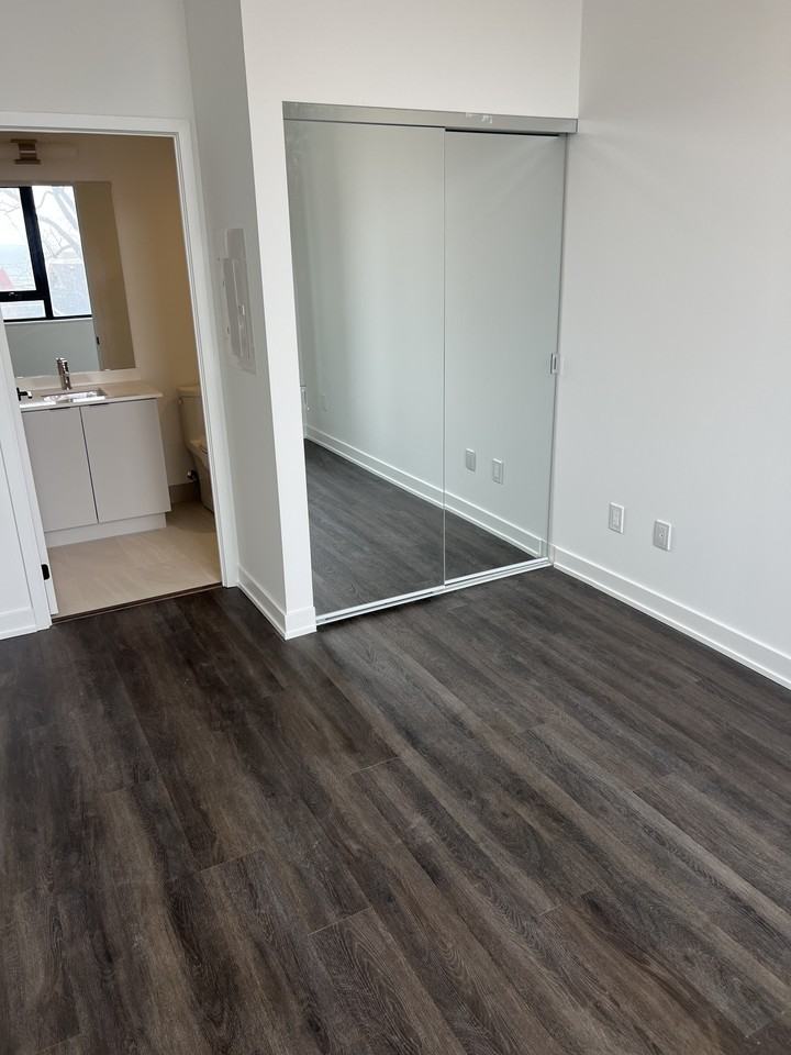 2075 Lakeshore Road #211 - Photo 5 of 10