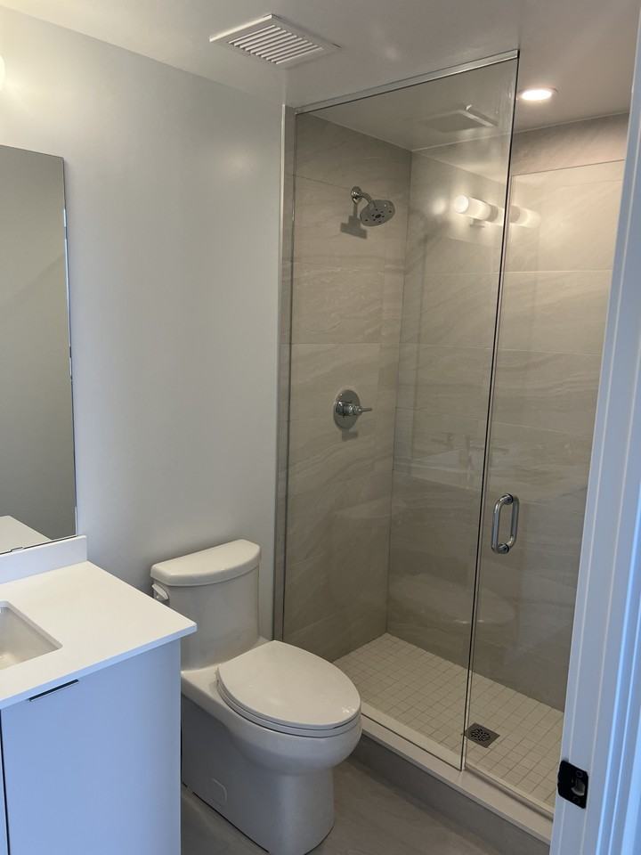 2075 Lakeshore Road #211 - Photo 6 of 10