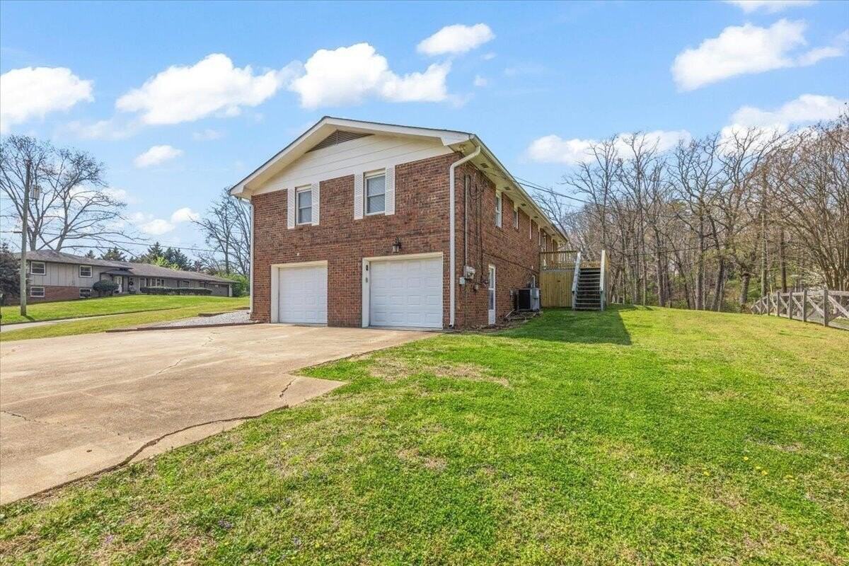 9121 Potomac Dr - Photo 5 of 50