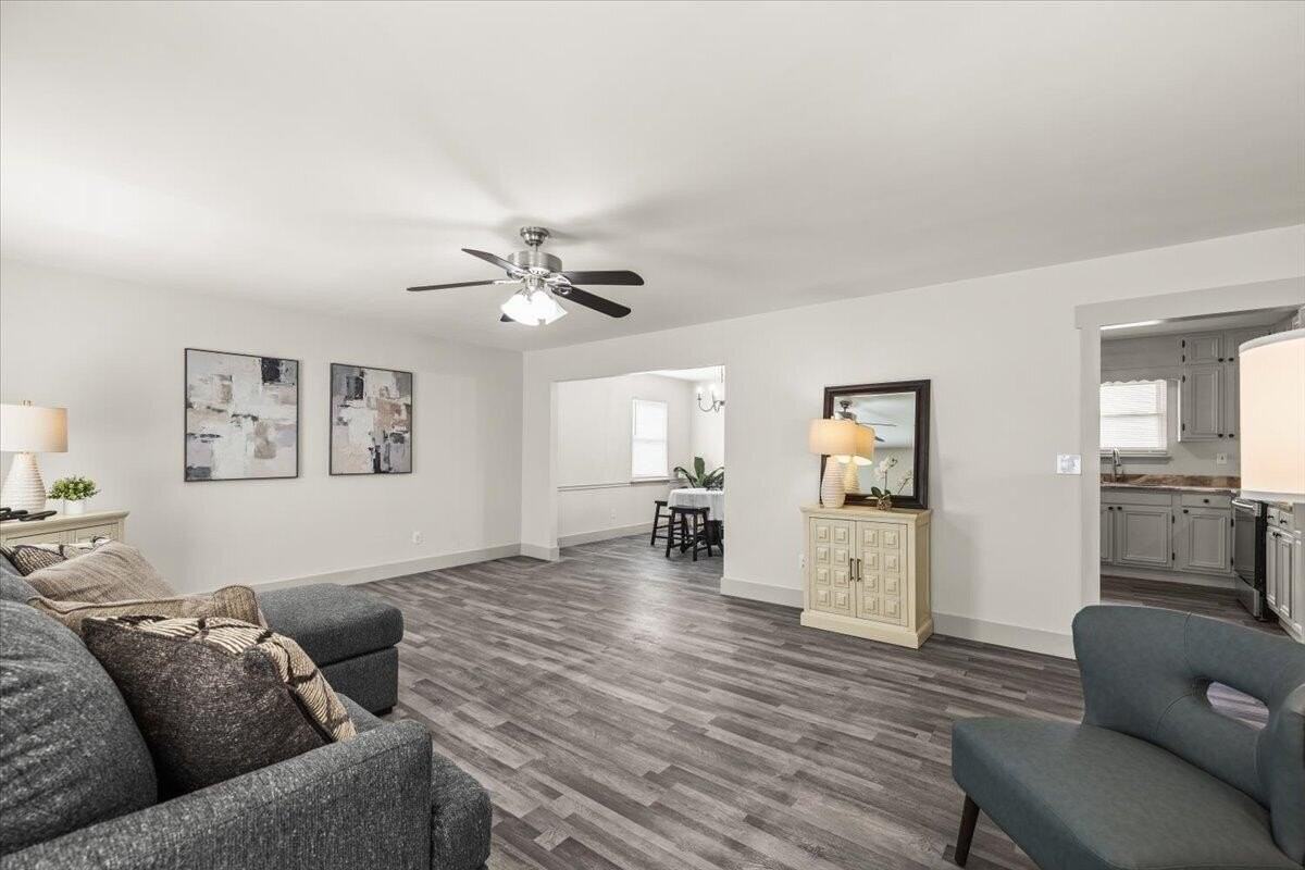 9121 Potomac Dr - Photo 6 of 50